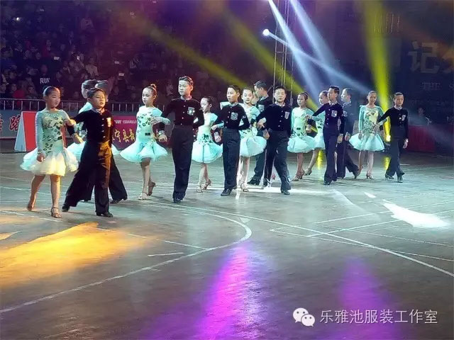 “乐雅池”杯全国体育舞蹈公开赛 暨睢宁国际标准舞大赛圆满结束(图21) “乐雅池”杯全国体育舞蹈公开赛 暨睢宁国际标准舞大赛圆满结束(图21)