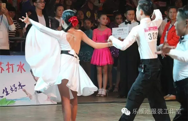 “乐雅池”杯全国体育舞蹈公开赛 暨睢宁国际标准舞大赛圆满结束(图28) “乐雅池”杯全国体育舞蹈公开赛 暨睢宁国际标准舞大赛圆满结束(图28)