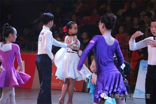 “乐雅池”杯全国体育舞蹈公开赛 暨睢宁国际标准舞大赛圆满结束(图29) “乐雅池”杯全国体育舞蹈公开赛 暨睢宁国际标准舞大赛圆满结束(图29)