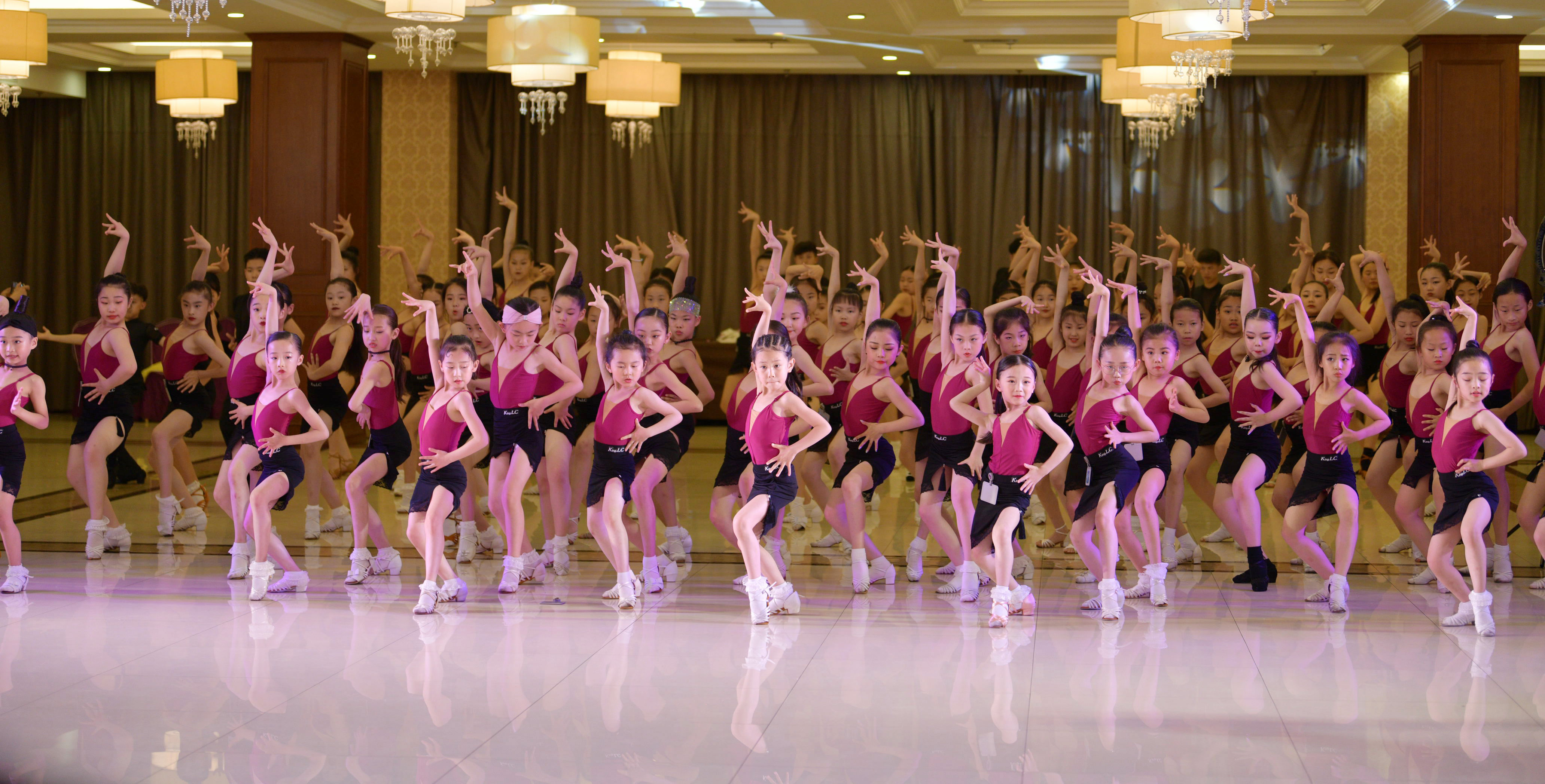 乐雅池：告诉您拉丁舞该怎样快速入门呢？(图1)